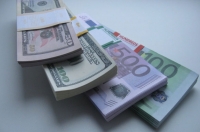USD tăng mạnh: Điềm báo đáng sợ, rút tiền cố thủ