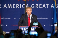 Donald Trump tung cú đánh mạnh, Trung Quốc lộ 'điểm yếu chết người'