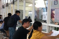 Lo thiếu tiền trả lương, đồng loạt tăng viện phí
